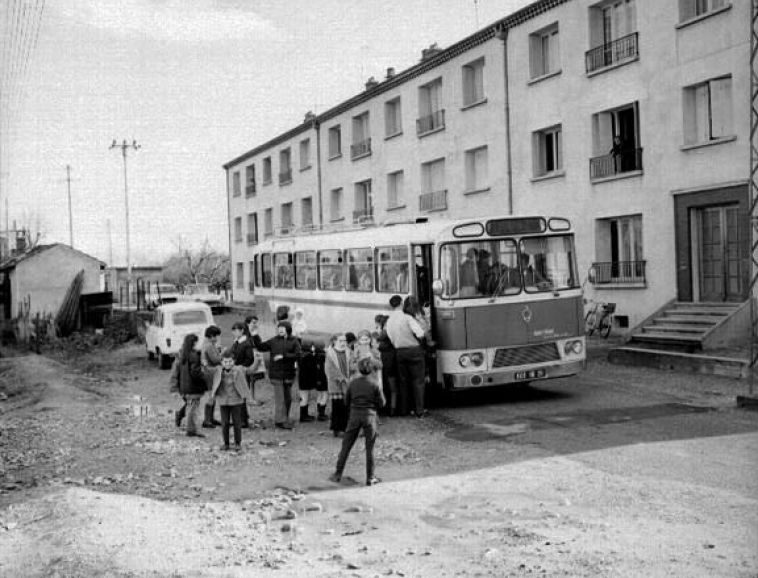 Ramassage scolaire à Tain l'Hermitage en 1970