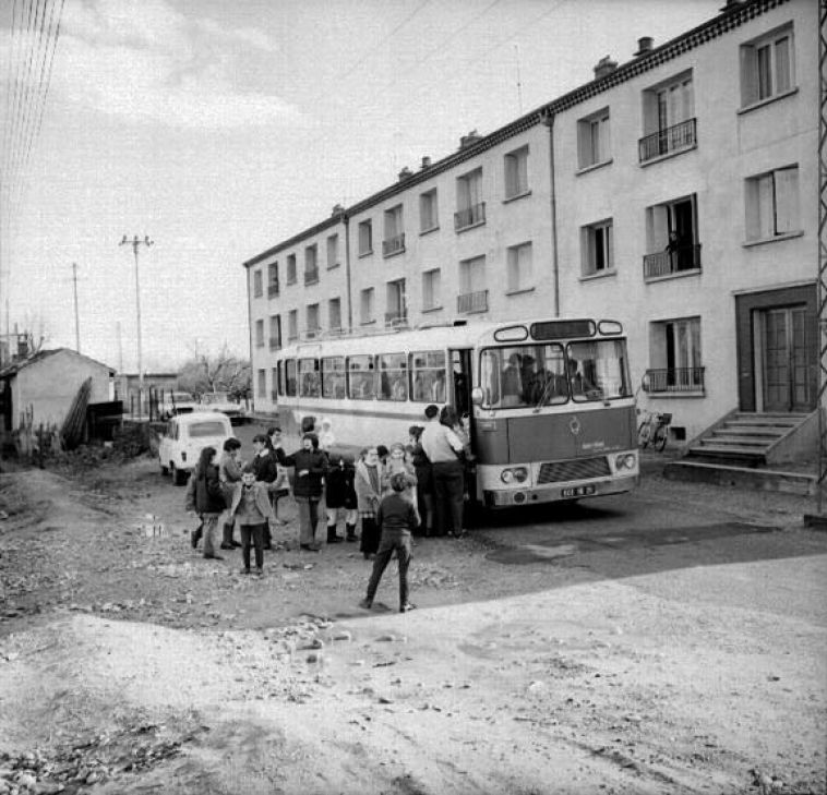 Ramassage scolaire à Tain l'Hermitage en 1970